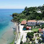 Nefeli - Living By The Sea Отель