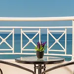Nefeli - Living By The Sea Hotell 3*