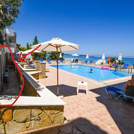 Hotel Nefeli - Living By The Sea 3*