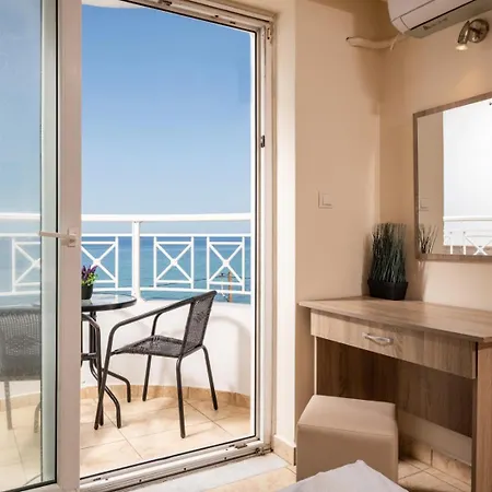 Hotel Nefeli - Living By The Sea 3*